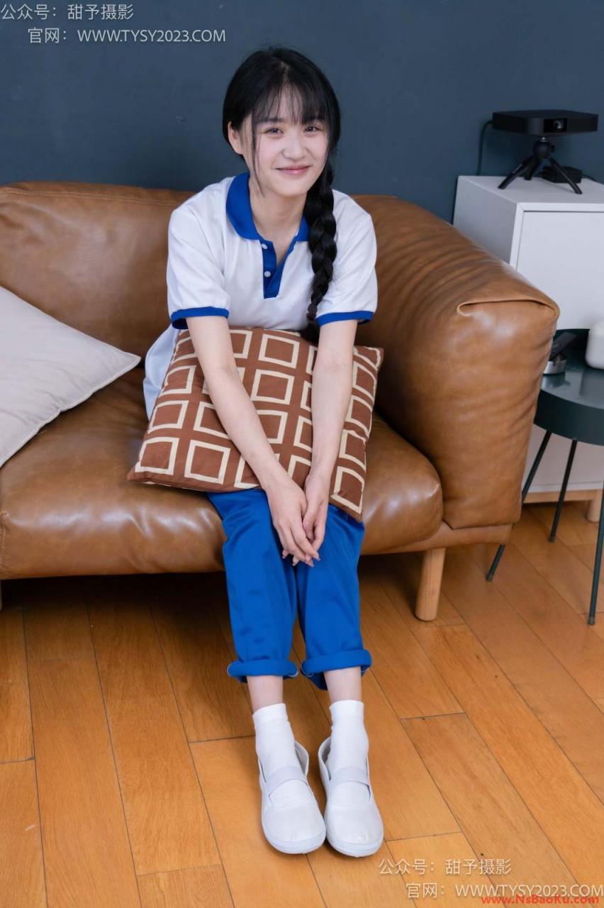 甜予摄影 NO.091 澜澜-校服、白布鞋、白棉袜、短肉丝（脚尖加固款）、裸足 [135P/2V/10.25GB]-男士宝库