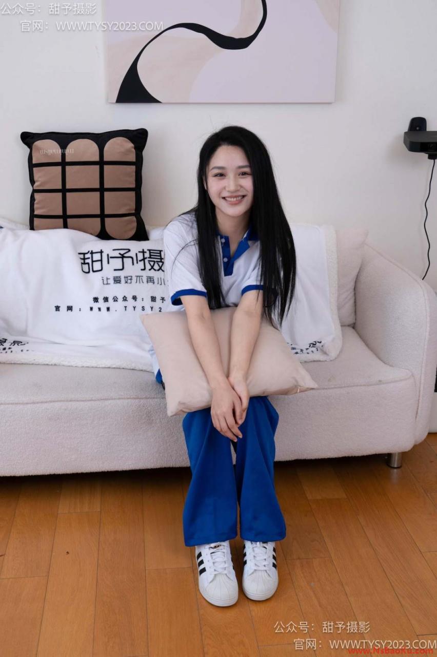 甜予摄影 NO.102 澜澜-板鞋、白棉袜、肉丝（脚尖加固款）[126P/2V/9.93GB]-男士宝库