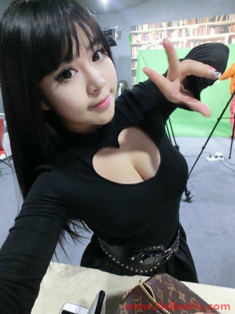 图片[2]-CJ姓感F杯童颜巨如 小孽naga 生活写真集 [1856P/354M]-男士宝库