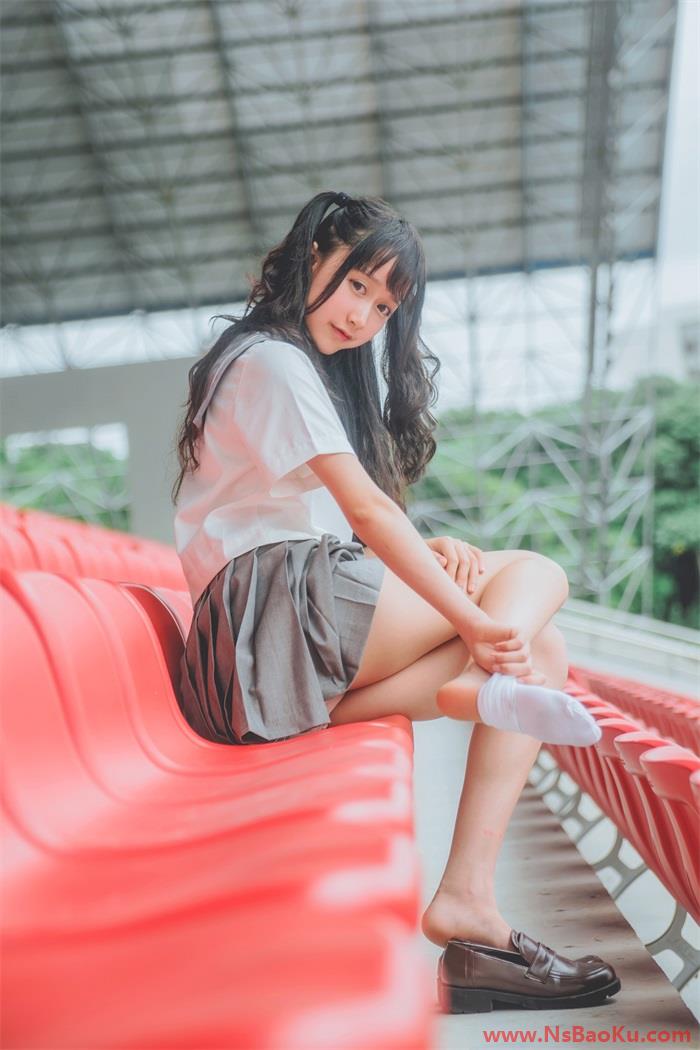 图片[3]-网紅Coser@木绵绵OwO – 灰色JK [38P/83.3MB]-男士宝库