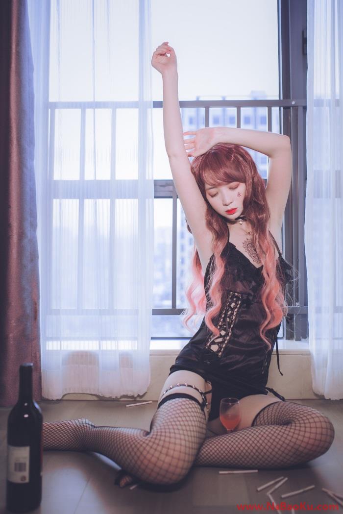 图片[4]-网紅Coser@疯猫ss -黑色吊带袜 [39P/265MB]-男士宝库