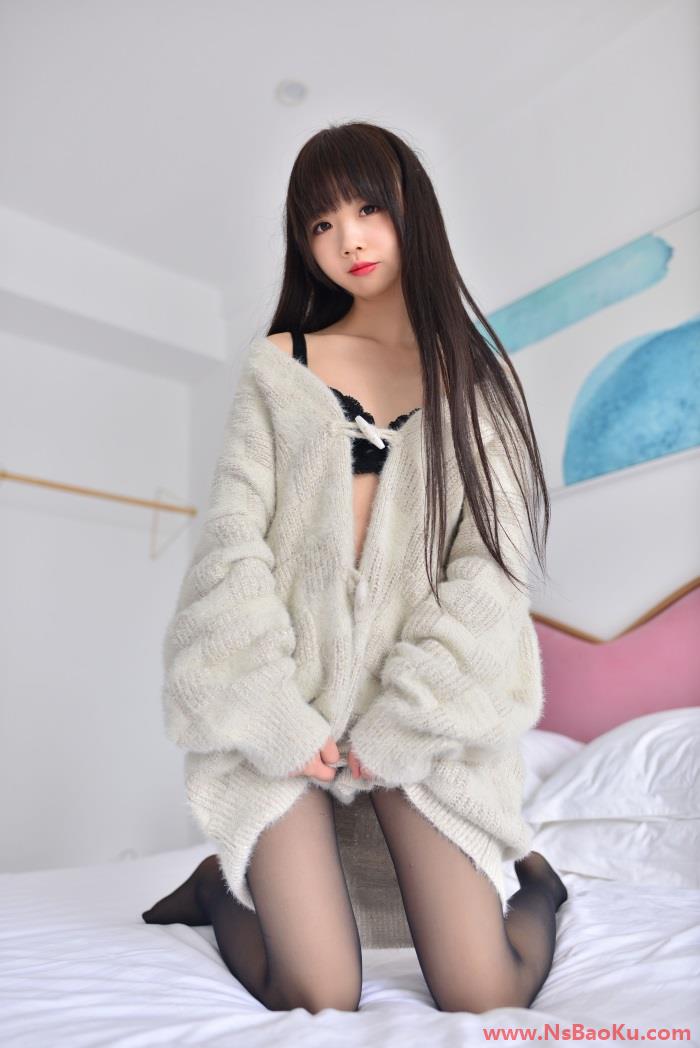 网紅Cos小姐姐@雪琪 – 毛衣少女 [34P/53MB]-男士宝库