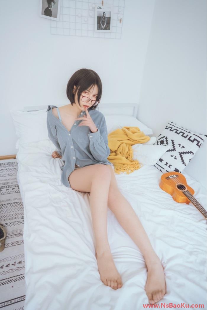 图片[2]-知名动漫博主@枸名 蓝色衬衫 [22P/88.8MB]-男士宝库