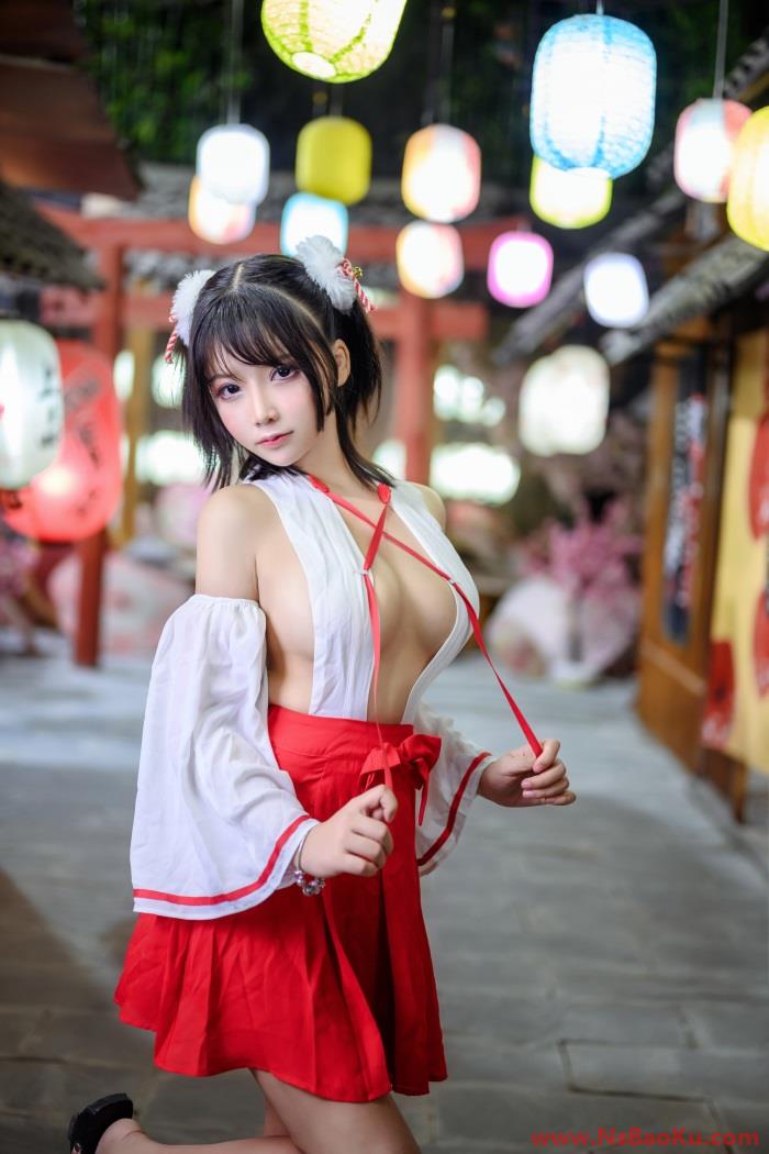 微博红人Coser@抱走莫子aa – 限量电子版巫女 [37P/744MB]-男士宝库