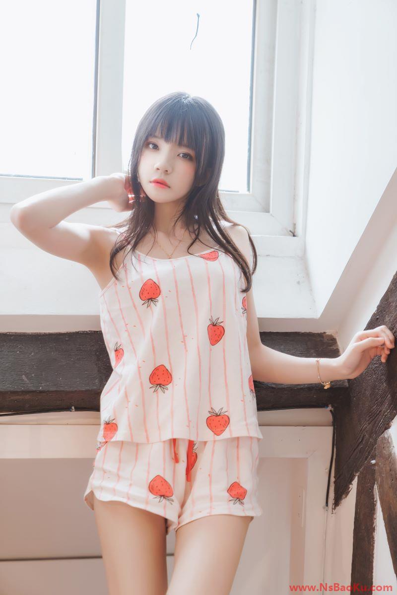 人气Coser@桜桃喵 – 闪灵泳衣 [42P/955MB]-男士宝库